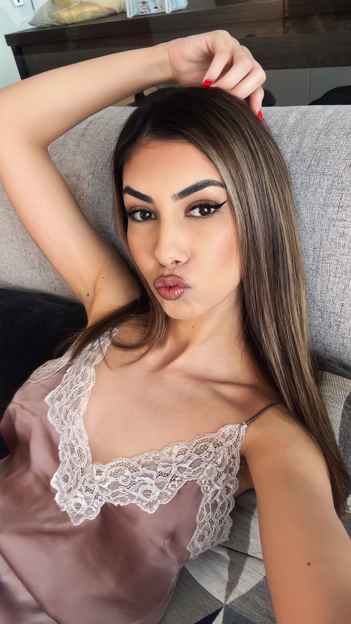 Sophie Rayne on X: F*K IT, sending 🍒 clips to ppl who say hi to me  t.cozpKmxtFYVM  X