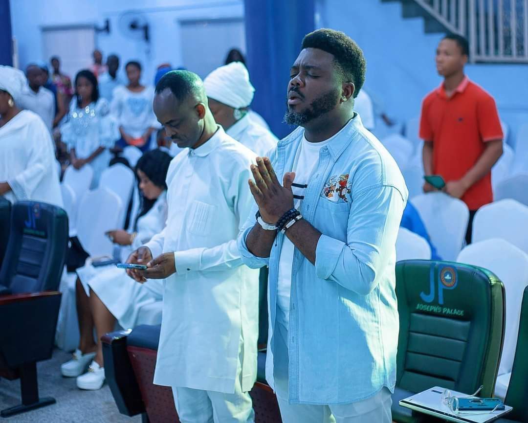 FemmyLuther's tweet image. LIFE, TIME and DEATH 

Reflecting on the events of last week, I will be sharing for the next five days my thoughts on life, time and death.

Day 1: The Currency of Life

Time is the currency of life. It is the grip that keeps us on this side of eternity  #LifeAndTime