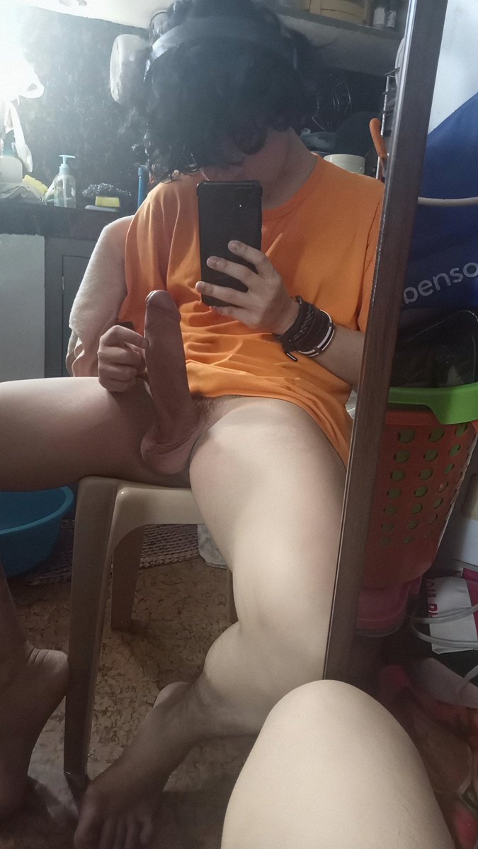 anniko1434's tweet photo. Bagay ba color orange na shirt sakin 🤨??? https://t.co/yiOvodVLNQ