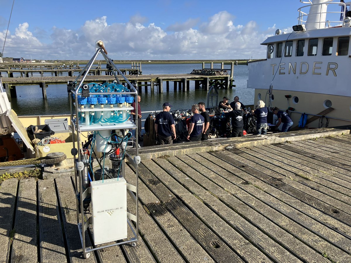 Tammo Bult (@tammobult) on Twitter photo Op punt van vertrek in #Stellendam haven voor duikexpeditie Bruine Bank #DDNZS links op foto OW robot <a href="/ReindertN/">Reindert Nijland</a> van <a href="/WUR/">Wageningen U&R</a> voor EDNA video/foto & geluid Op punt van vertrek in #Stellendam haven voor duikexpeditie Bruine Bank #DDNZS links op foto OW robot <a href="/ReindertN/">Reindert Nijland</a> van <a href="/WUR/">Wageningen U&R</a> voor EDNA video/foto & geluid