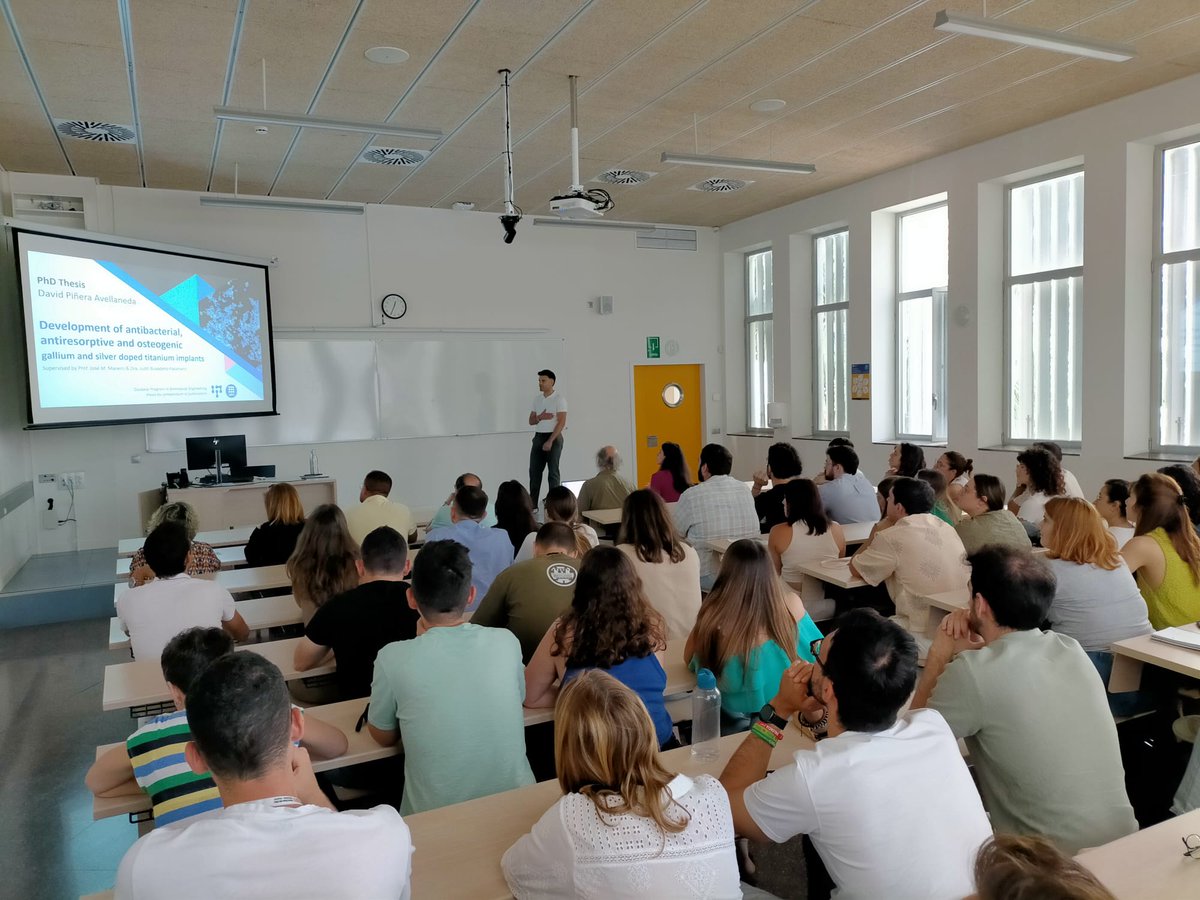 BiomaterialsUPC's tweet photo. Congratulations to Dr. David Piñera (@dpavellaneda_) who successfully defended his doctoral thesis on the "Development of antibacterial, antiresorptive and osteogenic gallium and silver doped titanium implants” (directors: JM. Manero @JuditBuxadera) on Friday, at @EEBE_UPC 🎓📖👨‍🔬 https://t.co/dlKgnzWvqa