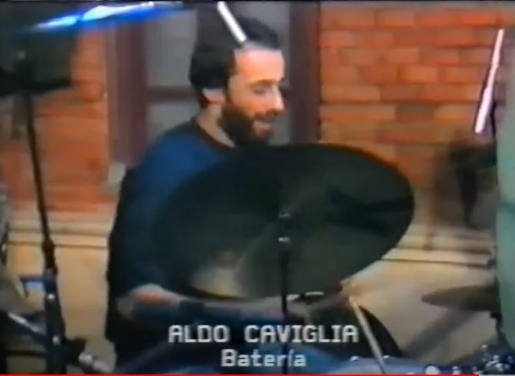 SEAN LEVITT guitarrista y compositor. 14-03-1955 / 08-07-2002
“el jazz es caníbal, todo lo que se le pone a tiro se lo come, lo digiere y lo que sale, ¡a partir de ahí es jazz!” Sean Levitt.
youtube.com/watch?v=cgpoc7…
#Jazz #SeanLevitt