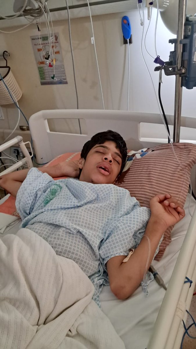 DrSarhan_'s tweet photo. للمختصين بوزارة التنمية الاجتماعية
@Mosdoman
الحارث الكعبي طفل من ذوي الاحتياجات الخاصة
حرم من حقه في الالتحاق بمركز التأهيل في شناص
بدون سبب واضح على الرغم من مناشدة والديها للمختصين في الوزارة والمركز
وسبق أن طرح مناشدته عبر إذاعة الوصال
ماذنب الطفل من حرمانه من أبسط حقوقه؟ https://t.co/go2zeQQ5vd