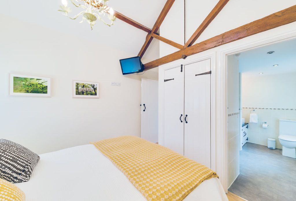 aroundaboutbrit's tweet image. ⭐ Self Catering Devon ⭐ 
Craving a quintessential Devon countryside escape? Look no further than Birchill Farm &amp;amp; Cottages near Torrington!  
🏡 Self Catering 
aroundaboutbritain.co.uk/Devon/14123 
#Langtree #Torrington #NorthDevon #England #Holiday #Travel #VisitDevon #BookDirect