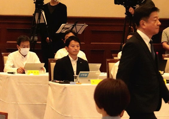 livedoornews's tweet photo. 【判明】兵庫県知事パワハラ疑惑、内部告発した県職員の男性が死亡
https://t.co/zDUuIvJqfx

男性職員は3月、斎藤知事について「パワハラがあった」など七つの疑惑を記した文書を一部の報道機関や県議に送付。今月19日に県議会が設置した百条委員会で証人尋問を受ける予定だった。 https://t.co/L8GmirUv2d
