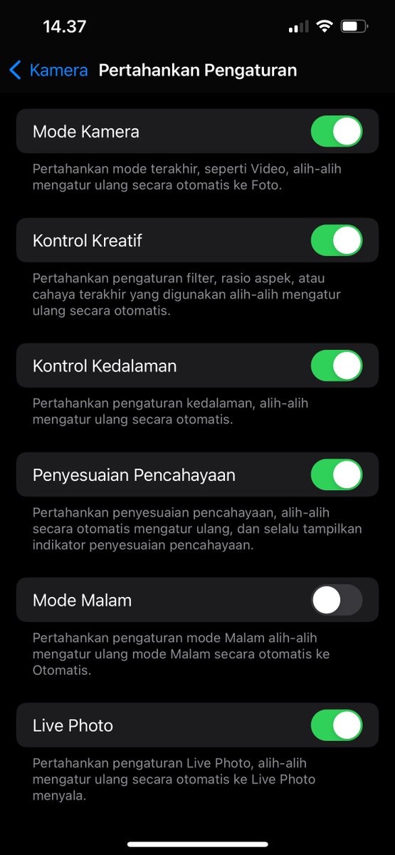 aziaasr's tweet photo. @y0urskies ini yahh, kamera depan pencahayaannya 0.7

kalo mode potrait f 6.3, mode cahaya alami 0.7 jugaa https://t.co/iiQFxMLS5O
