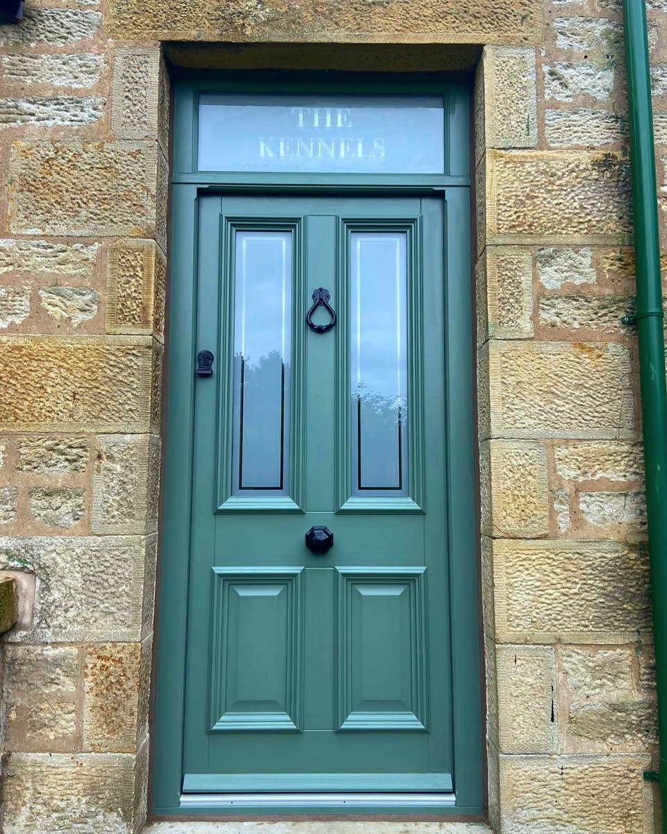 Front doors are the centre piece to your home! 

You might remember this door from a few weeks ago, well now it’s fitted and has transformed this home. Fitted with @fromtheanvil ironmongery and beautiful obscure glass this door is truly bespoke.