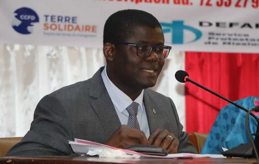 Un colloque international à Bangui pour aider à construire la paix : retour sur ce rendez-vous de l'association A9 par Rodolphe Gozegba, l'un des organisateurs et intervenants. 
defap.fr/2024/07/08/cen…