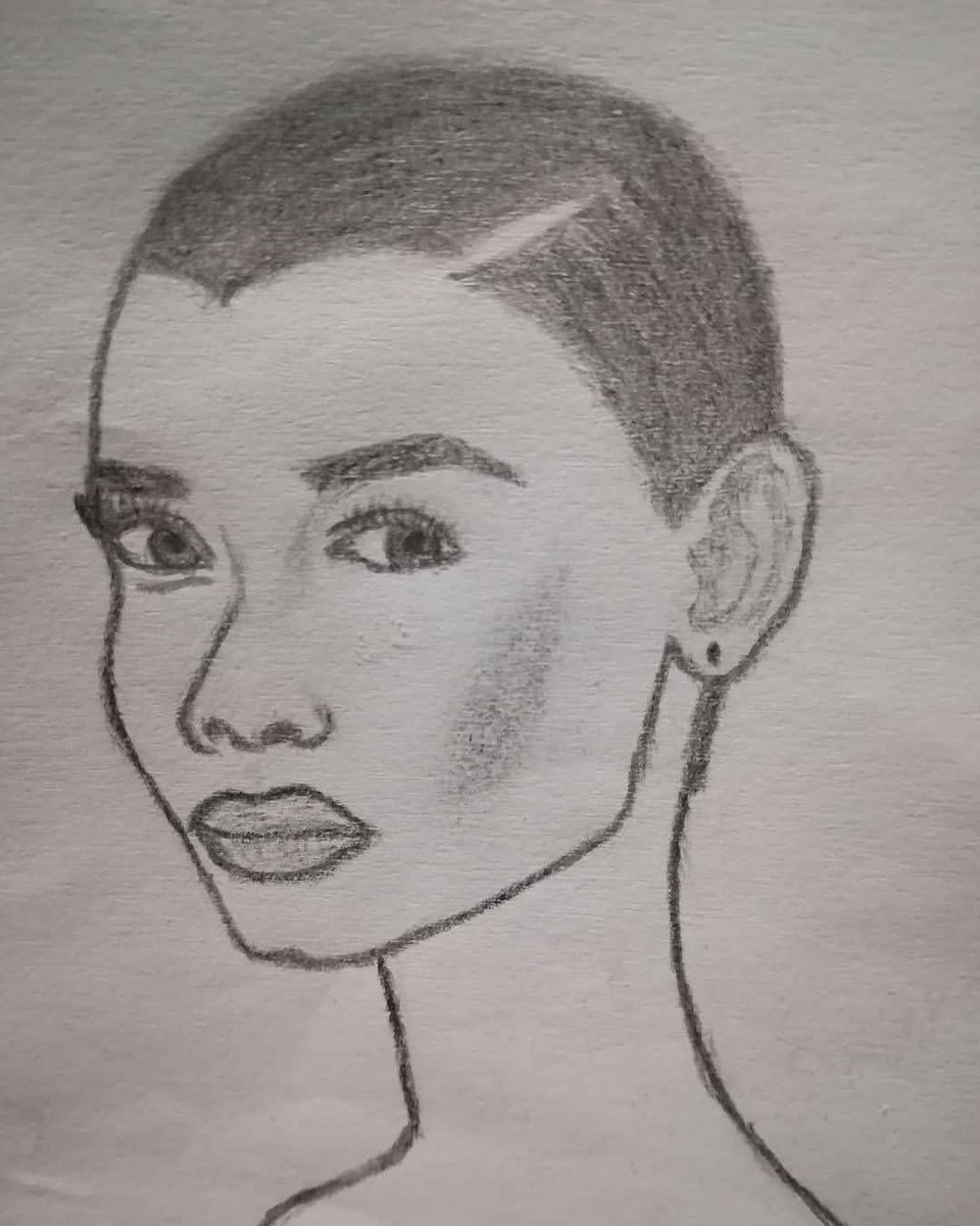 ThembekaNeliswa's tweet photo. Drawing in 2019 vs drawing in 2024 https://t.co/Z5JHvKvIGC