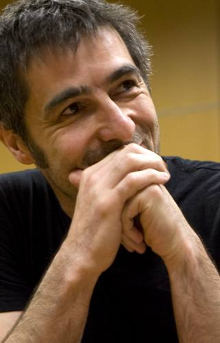 "Nik, <a href="/STEILAS_/">STEILAS sindikatua</a>  sindikatuaren babesarekin, uko egin nion mediku-azterketa gaztelaniaz egiteari.

3 bider planto egin ostean, azkenean Hezkuntza Sailak hanka-sartzea onartu eta mediku euskalduna jarri zuen.

Hezkuntza Sailean, euskara eskubide?
argia.eus/argia-astekari…