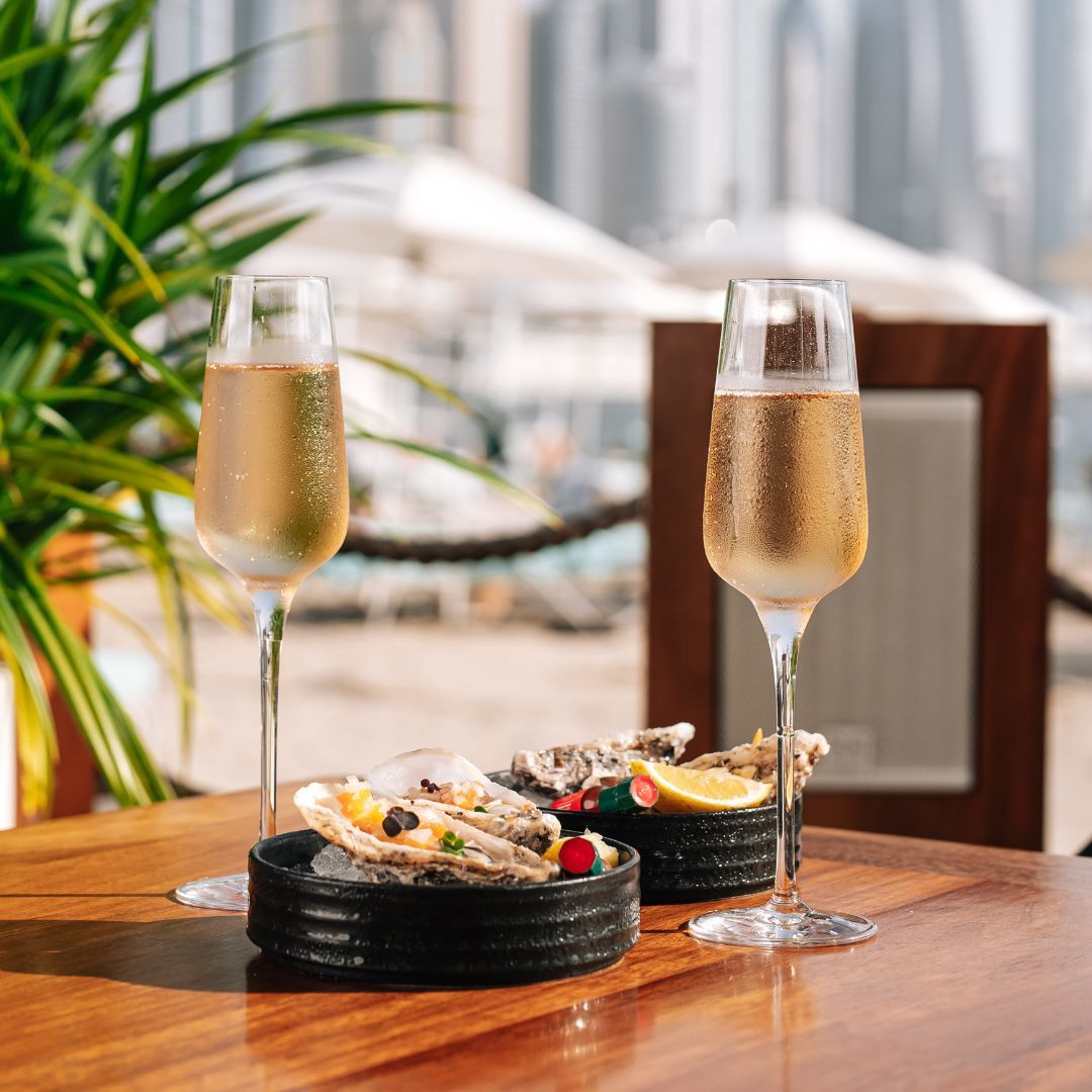 Why save the fun for the weekend? 
Spend your Monday evening with beachfront views, 2 fresh oysters and a sparkling glass of Prosecco for just AED 49 🦪🍾

Mondays | 6pm - 10:30 pm