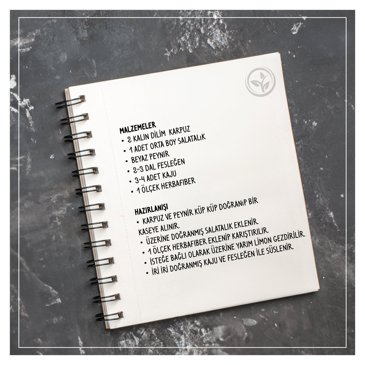 Yaz mevsiminin vazgeçilmezi karpuz, bowl tabağında HerbaFiber ile buluştu! 🍉

Bu serinletici ve lezzetli tarifin detayları hemen denemen için ikinci görselde seni bekliyor. Afiyet olsun! 😋

#talyabitkisel #herbafiber #lifkaynağı #lifligıdalar #prebiyotik #talya