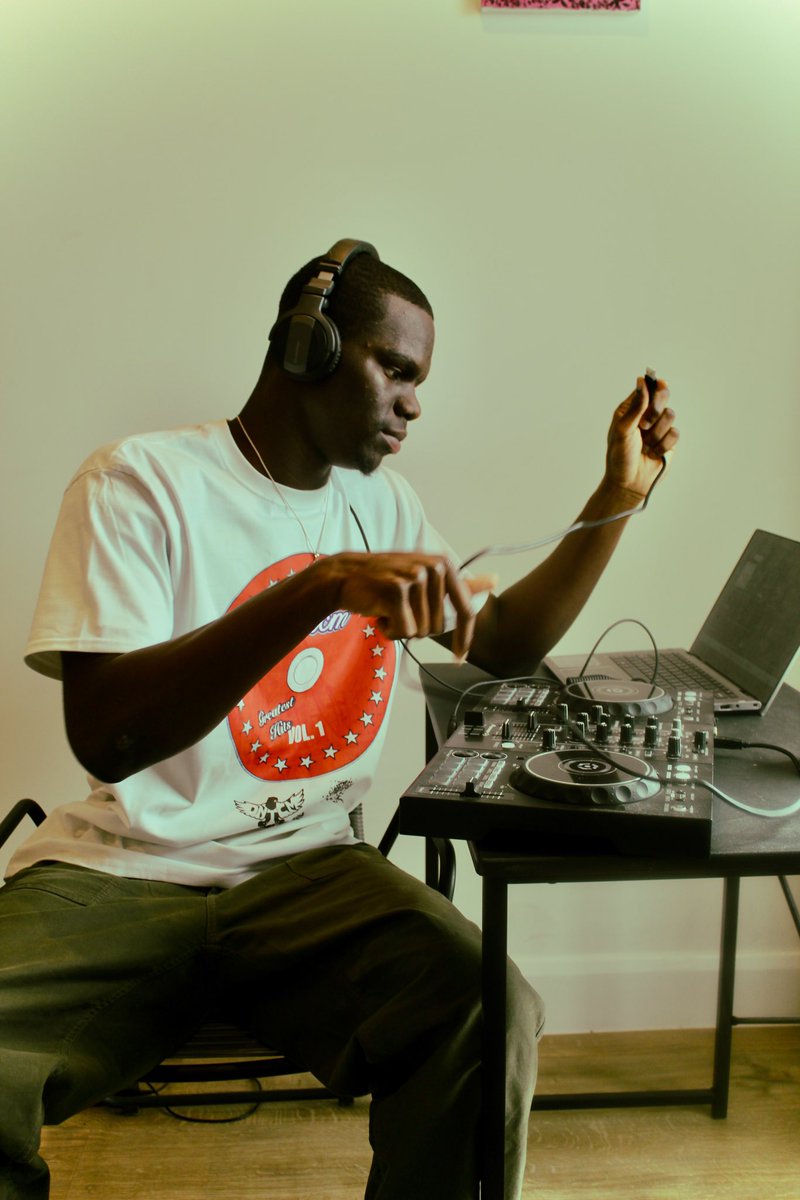 dn_tcm's tweet photo. Dntcm Greatest Hits Tee 💿😤
Available rn @ https://t.co/12YGzncQ81
Check out the song requests in the ig comments 🎧💨 https://t.co/nTXT6KvAbJ https://t.co/zedVzLjv4C