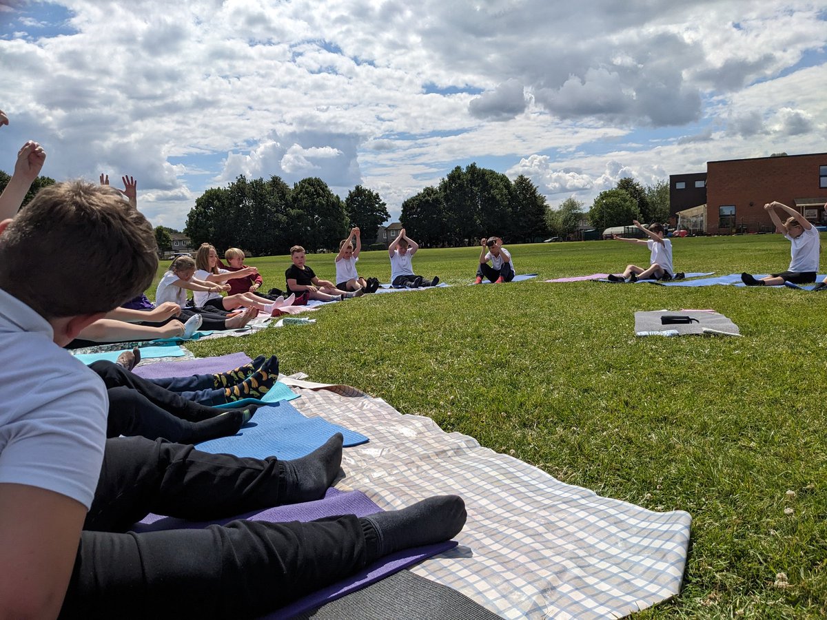 CarrJuniorYork's tweet photo. 5B with some yoga this afternoon! #happy #shinefest https://t.co/033R1EOR3L