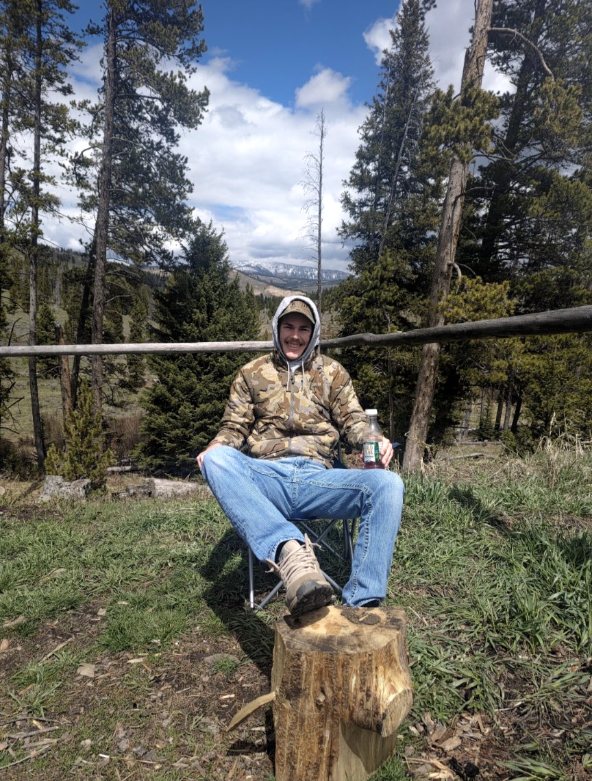 NDSU_ECS's tweet photo. Happy Monday! 

Today, we spotlight Alec Christensen, an ECS student at NDSU's School of Natural Resources. His research uses genomics and landscape genetic tools to assess different management strategies for chronic wasting disease in white-tailed deer. 

Great work, Alec! https://t.co/JZbDZnQi2I