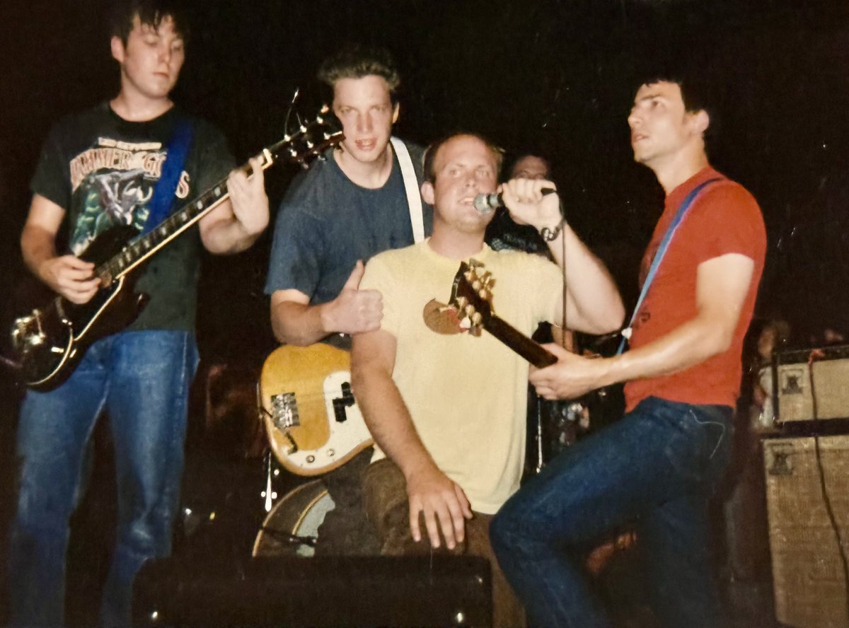 Old photo from our first time playing in Seattle… we’ll be back in Seattle &amp; Portland this week! 

SHOWS THIS WEEK:
7/12 Portland, OR <a href="/RevHallpdx/">Revolution Hall</a> 
7/13 Seattle, WA <a href="/DayInDayOutFest/">DayInDayOutFest</a> 
  TIX: tr.ee/cZb_dnFT7O

#lessavyfav #portland #seattle #archives #mondaymemories