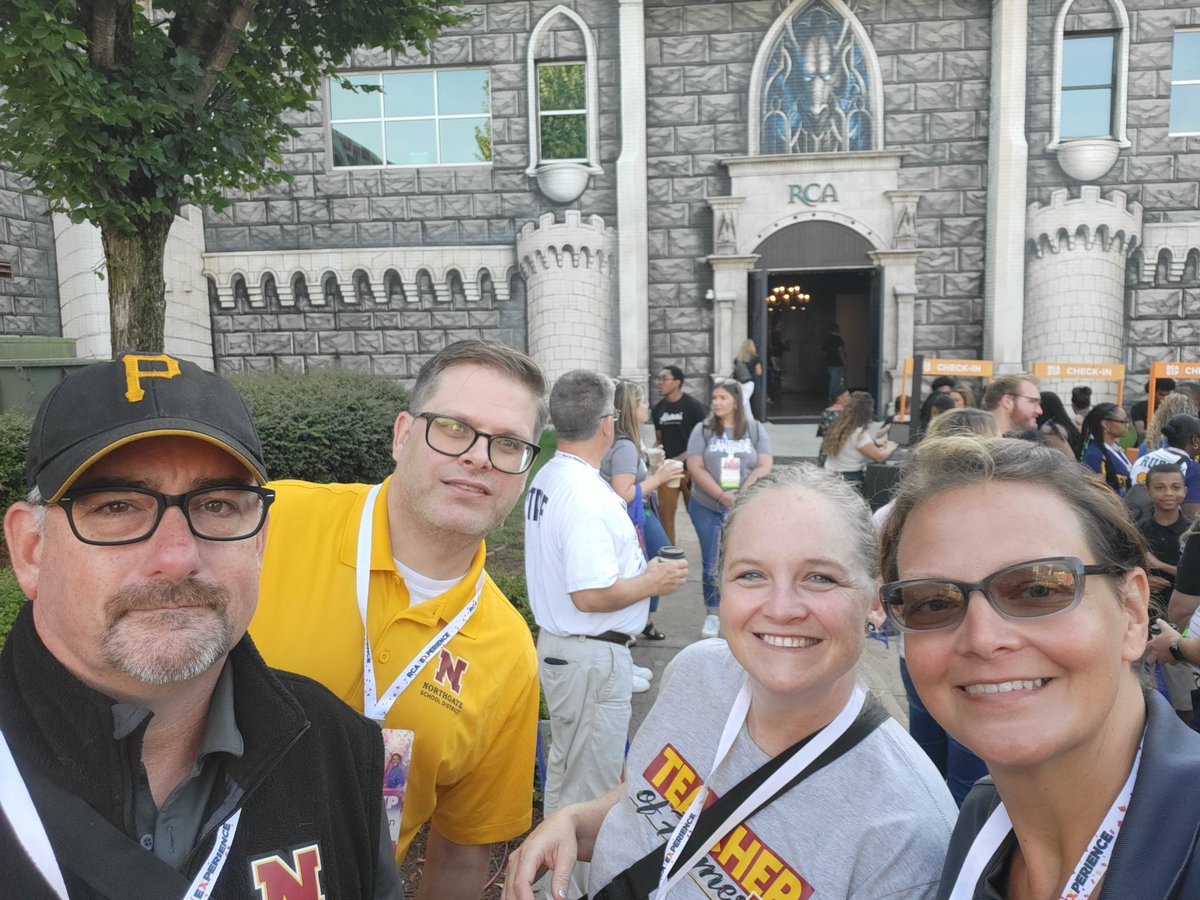 DrSmithFCAHS's tweet photo. Getting ready to learn with @NorthgateProud and @ronclarkacademy! #StudentsFirstAndForemost @MrsTusick @ClarksonSTEM @mrsmithnhs https://t.co/Nb4brW0ad8