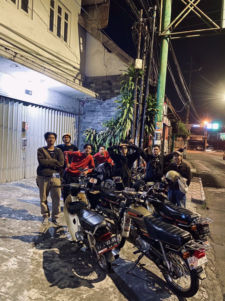 Aktivitas pemuda karangtaruna nek gabut.