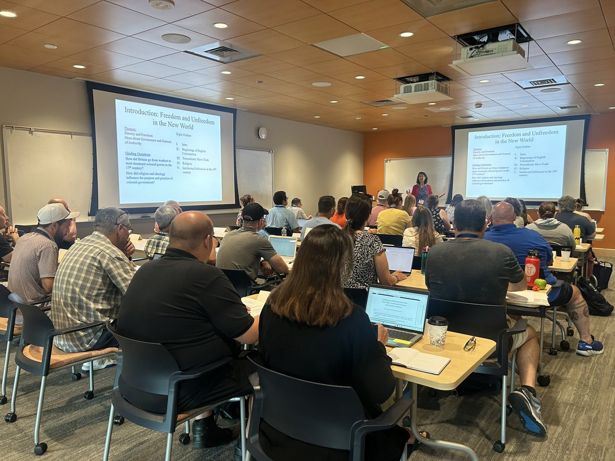 Connie López tweet media