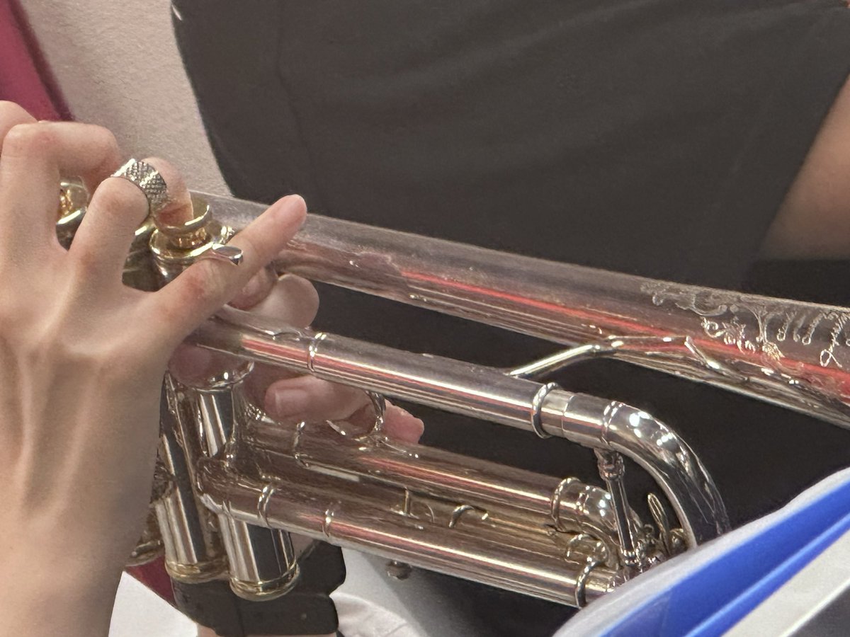 wataru_e3's tweet photo. 今日も楽しくセッションでした♪
バンド#メンバー募集中
#ASax #TSax #Tb #BassTb
ビッグバンド ヒロ勝永とサンライズオーケストラ
毎週月曜日19時から江戸川橋駅最寄り
BB!スタジオ
3rd ライブに向けて活動中! https://t.co/hCGQBZRlD5