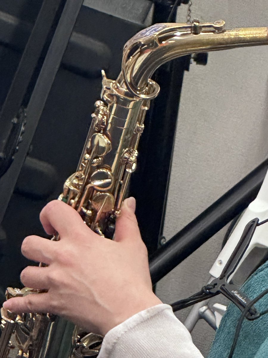 wataru_e3's tweet photo. 今日も楽しくセッションでした♪
バンド#メンバー募集中
#ASax #TSax #Tb #BassTb
ビッグバンド ヒロ勝永とサンライズオーケストラ
毎週月曜日19時から江戸川橋駅最寄り
BB!スタジオ
3rd ライブに向けて活動中! https://t.co/hCGQBZRlD5