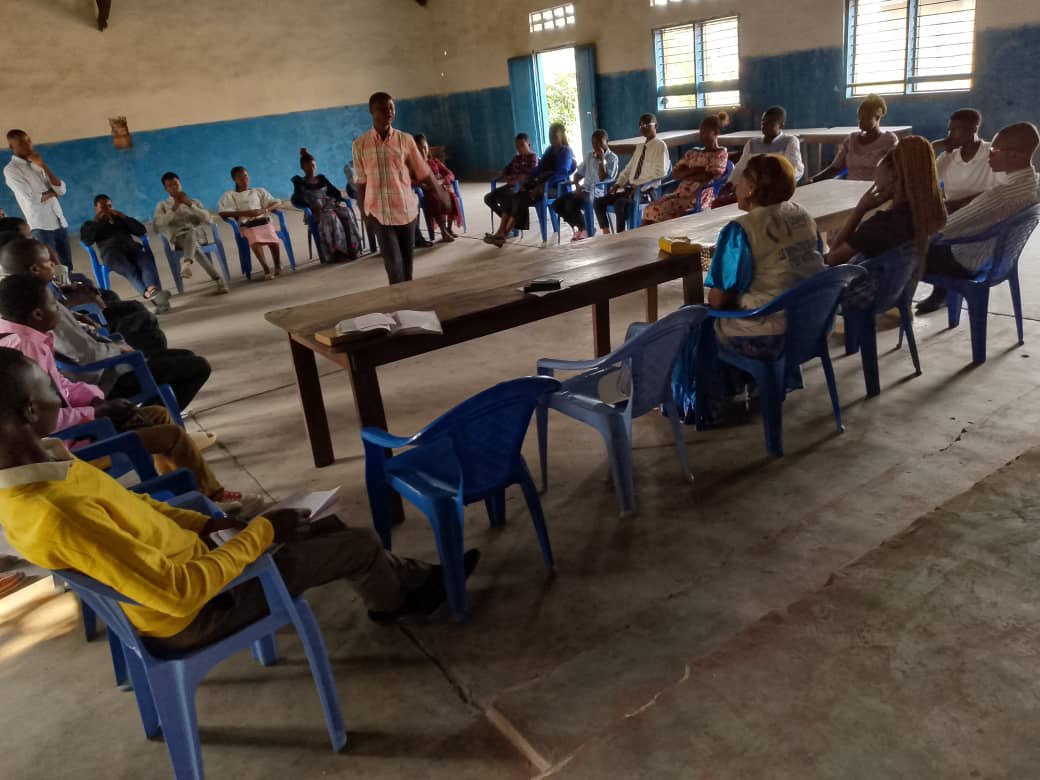 afiamama's tweet photo. #Mweneditu
07.07.2024 deuxième activité:
Une séance de causerie éducative avec les #adolescents &amp; #jeunes du centre d'écoute et d'information convivial aux adolescents et jeunes #CEICA autour du thème « l'hygiène menstruelle».
52 jeunes dont 36 garçons et 14 filles ont participé. https://t.co/SsXPfRuM2p