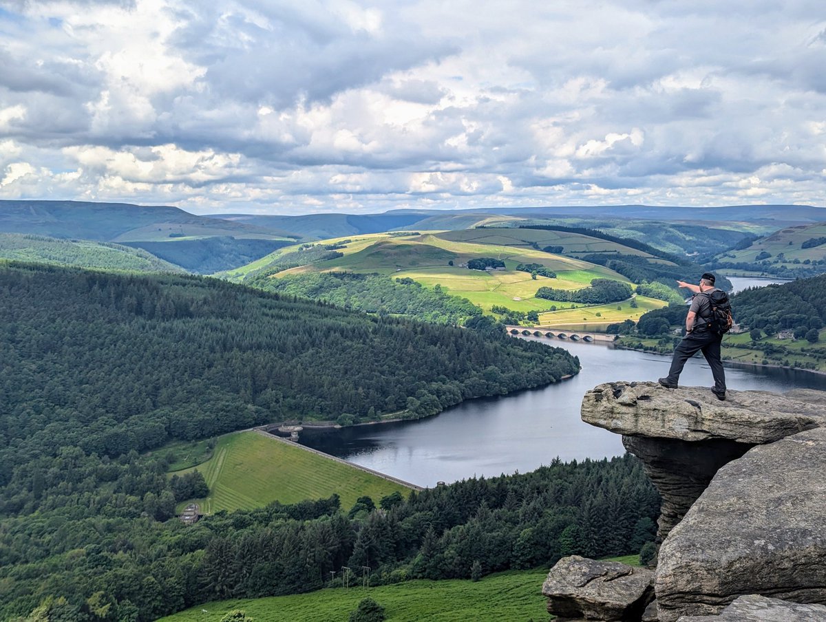 baslovia's tweet image. Bamford Moor circular walk today starting off in perfect blue sky conditions. I like the cloud shaped duck floating both above and in the water, in the first picture.