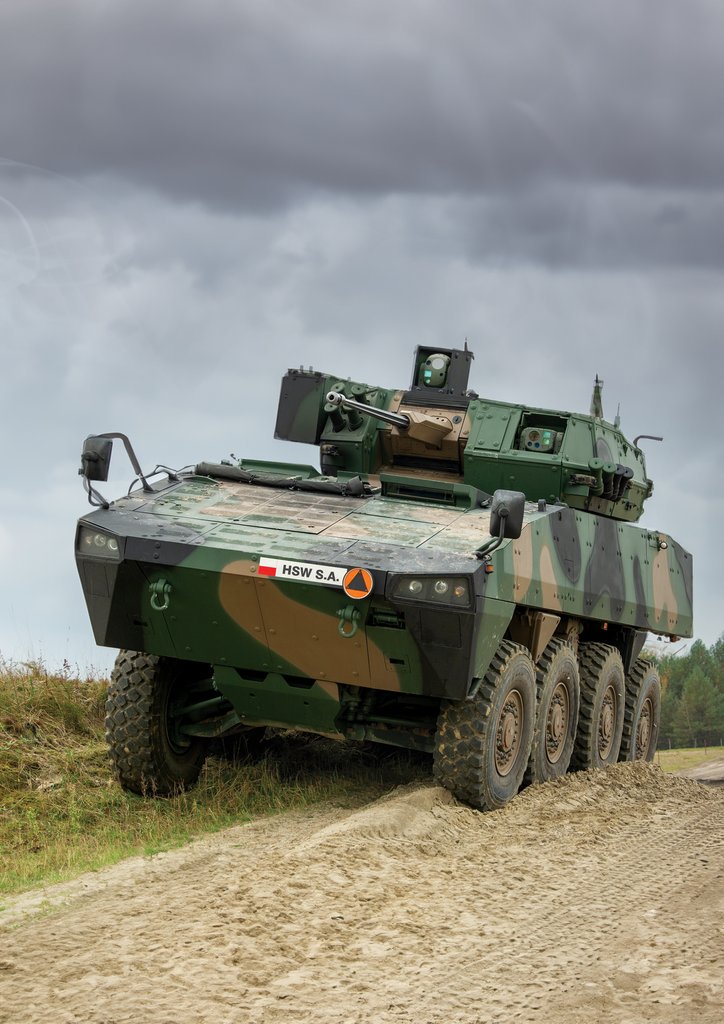 PGZ_pl's tweet photo. #ZSSW30 to pierwszy system bezzałogowy opracowany i wyprodukowany w Polsce. Podstawowe uzbrojenie wieży stanowi armata kal. 30 mm oraz system przeciwpancernych pocisków kierowanych #SPIKELR. https://t.co/2V0CWV8ONR