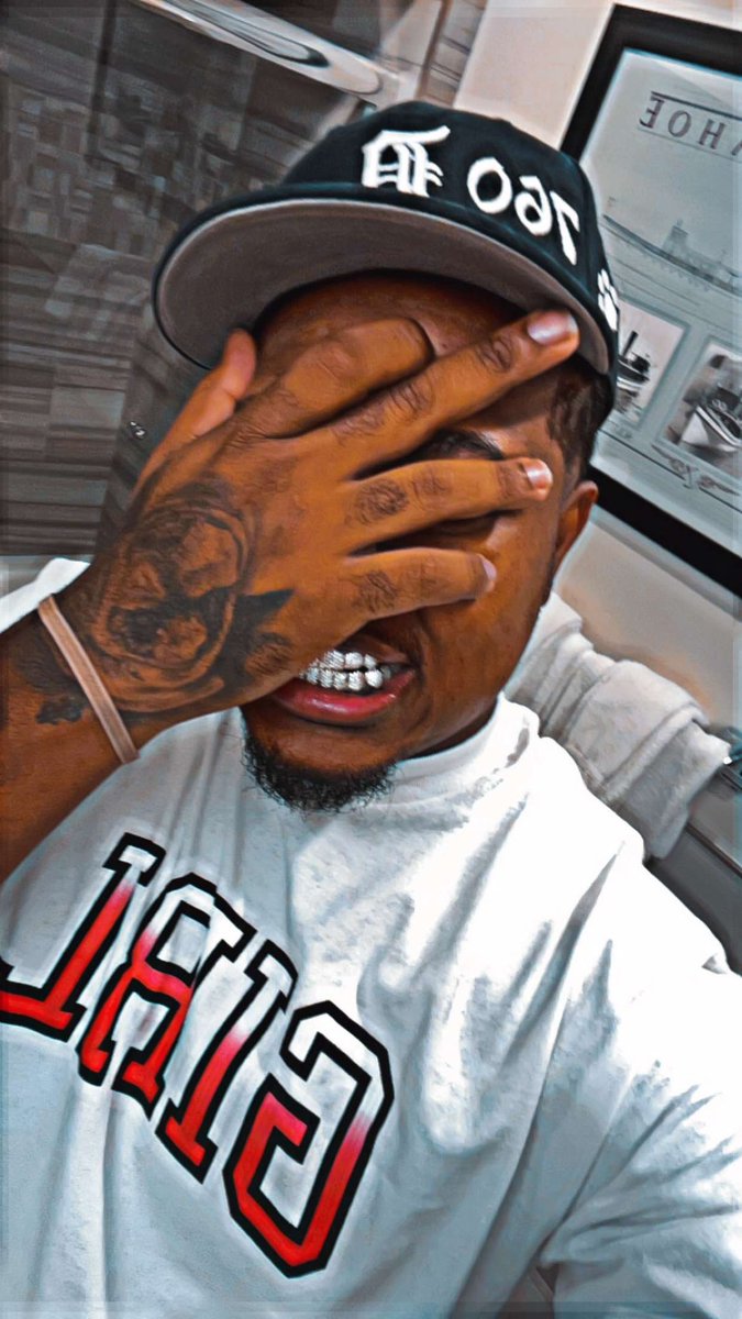 ELO_TYBG's tweet photo. Complaining about money I know you haven’t took no risk at all 🏆 https://t.co/WevMIagUAB