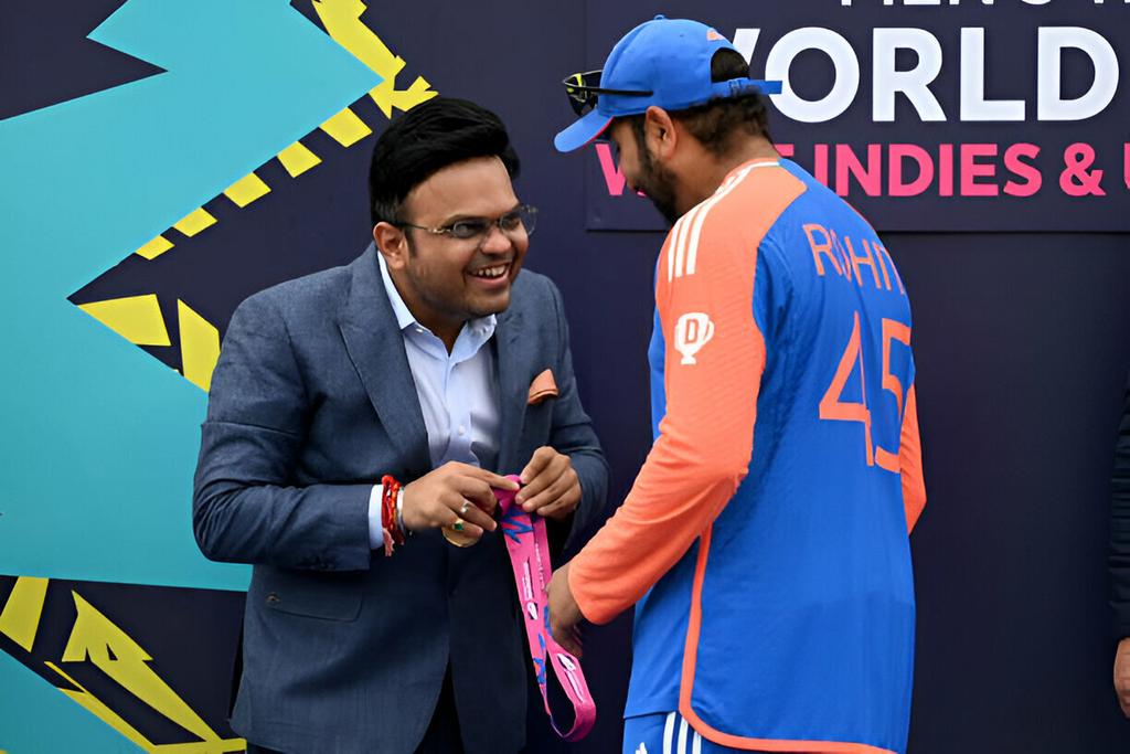 _FaridKhan's tweet photo. If Jay Shah becomes the next ICC chairman, India will definitely visit Pakistan for 2025 Champions Trophy ❤️

Even our padosis agree 🇮🇳🇵🇰🔥 @JayShah https://t.co/FRxZRe3Gjw