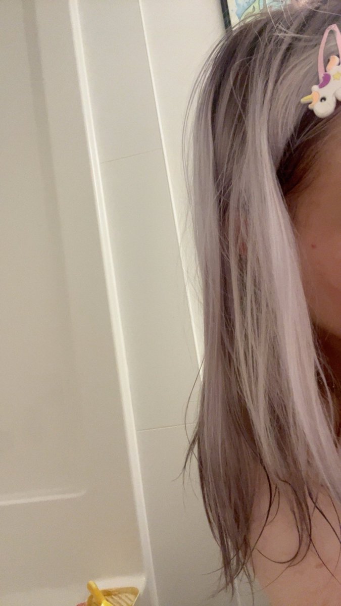 pock3tsized's tweet photo. there’s not much of a difference in how my hair looks i don’t know what i was so scared for https://t.co/0zQGp4IpLR