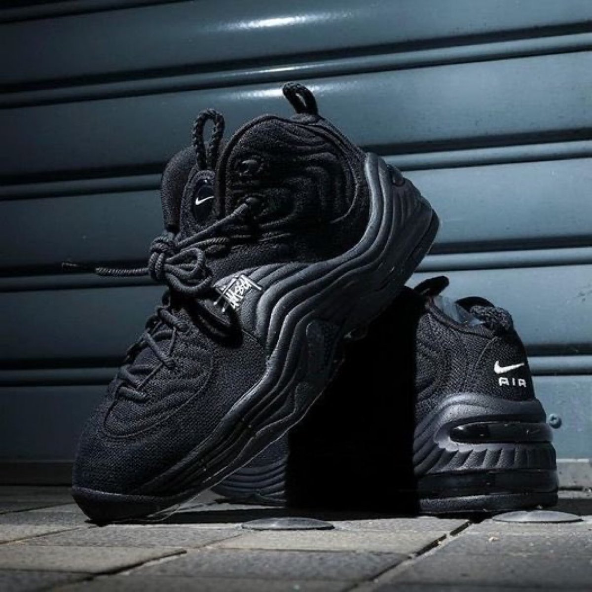 nike air penny 2 triple black