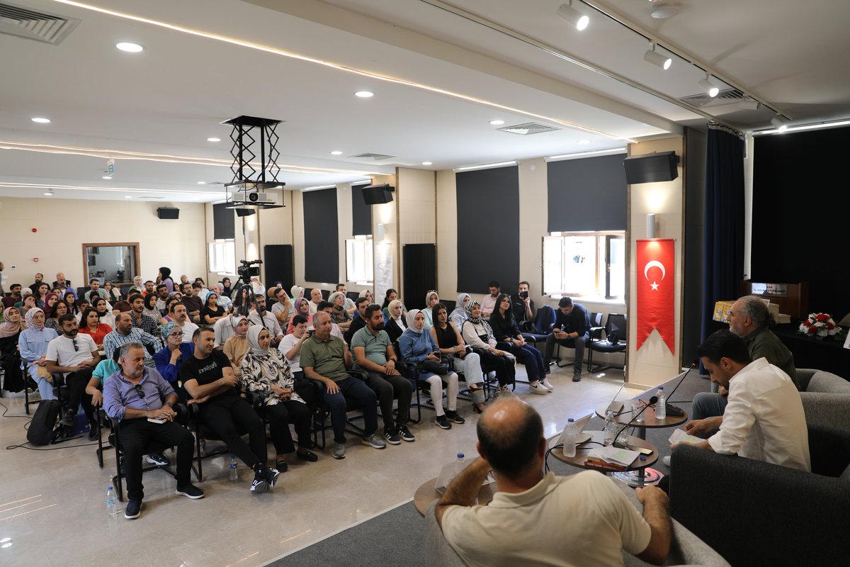 sehrivanhaber's tweet photo. Van Kültür Yolu Festivalinde Edebiyat Mahfili rüzgârı!
https://t.co/tF6U3jCl83
@vemahfil https://t.co/vCniqBCqy9