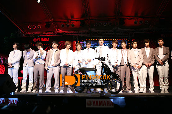SUJUSappThsub's tweet photo. 17-19 มีนาคม 2006 : เอสเจมาไทยครั้งแรก (Pattaya Music Festival)
12 กรกฎาคม 2008 : ซุปเปอร์โชว์ครั้งแรก (1 ใน 3 ประเทศที่มีคอนเสิร์ตนี้)
31 มีนาคม 2009 - SJ 13 คน งานมอเตอร์โชว์ ฟีโน่ (เซอร์ไพรส์มาก)
6-7 กรกฎาคม 2024 : จัดคอนเสิร์ตที่ไทย 20 รอบ (Spin-Off Halftime)
#SUPERJUNIOR https://t.co/IDw5ZdJK7n