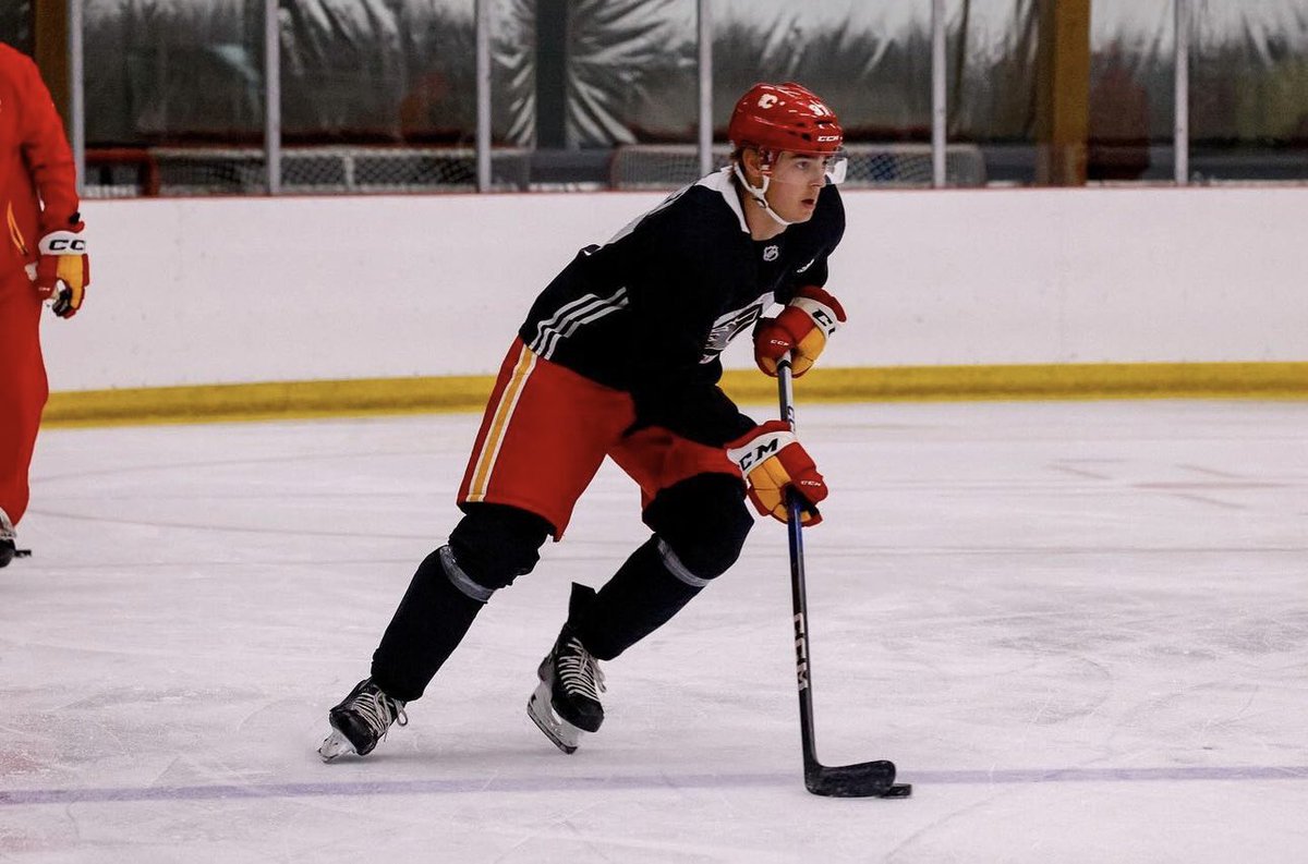 AugieMHockey's tweet image. Congrats to Hayden Hennen at the @NHLFlames Development Camp last week 🏒

#WeHoldThePen