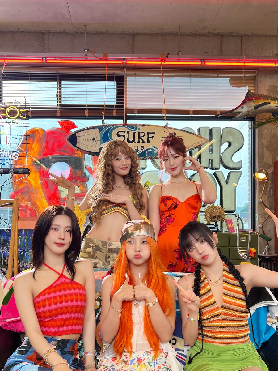 official_i_dle's tweet photo. [📸] 240708 @ (여자)아이들 7th Mini Album [I SWAY] COMEBACK LIVE

썸머퀸으로 돌아온 아이들과 올여름은 시원하게 보내요 😎
네버랜드! 잠시 후 공개될 (여자)아이들 일곱 번째 미니 앨범 [I SWAY],
그리고 '클락션 (Klaxon)'을 향한 많은 사랑 부탁드립니다! ❤️

#여자아이들 #GIDLE
#I_SWAY
#클락션 #Klaxon