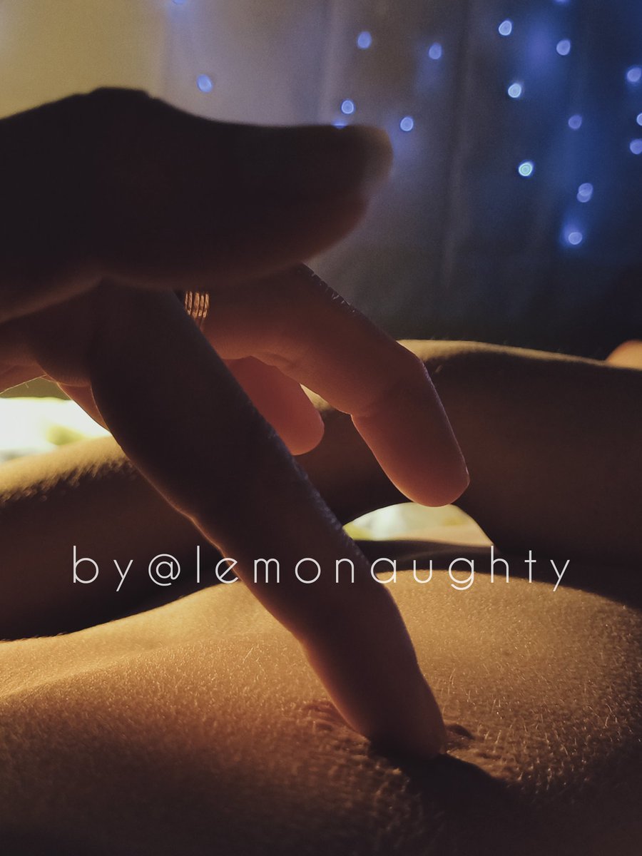 弟弟：可以从脚舔到上面吗？🥵
 🍋 ：好啊！就让你从脚舔到上面🥵

弟弟的原味被我没收，却从我这里带走5件。
1赔5，我亏大了！😭
接下来可能就会在弟弟看到柠檬內裤。

真的无法忘记他1个星期的海量
Repost 50发照片!!
Repost 80发视频!!

#内裤控 #三角控 #原味控
#照片已经过本人同意发布