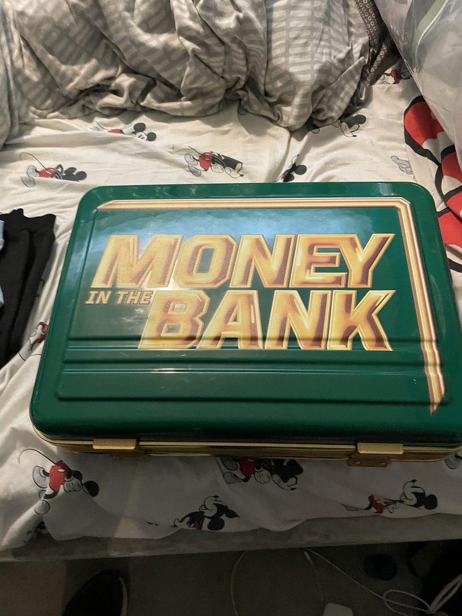 superrpan's tweet photo. @DMcIntyreWWE mines better than yours #MITB https://t.co/rokg4Uz5H4