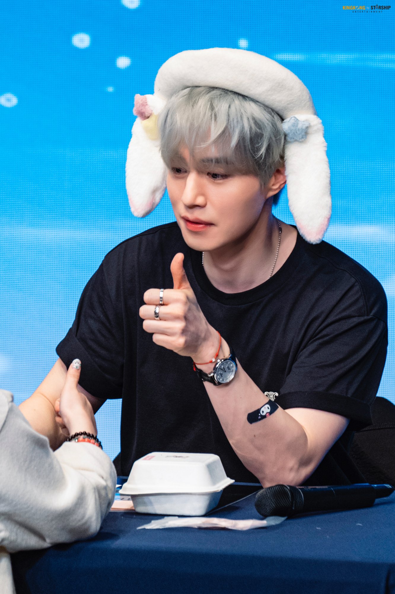 イ・ドンウク ブレスレット yo**ko🦁🍑🍎🍏 on X: 