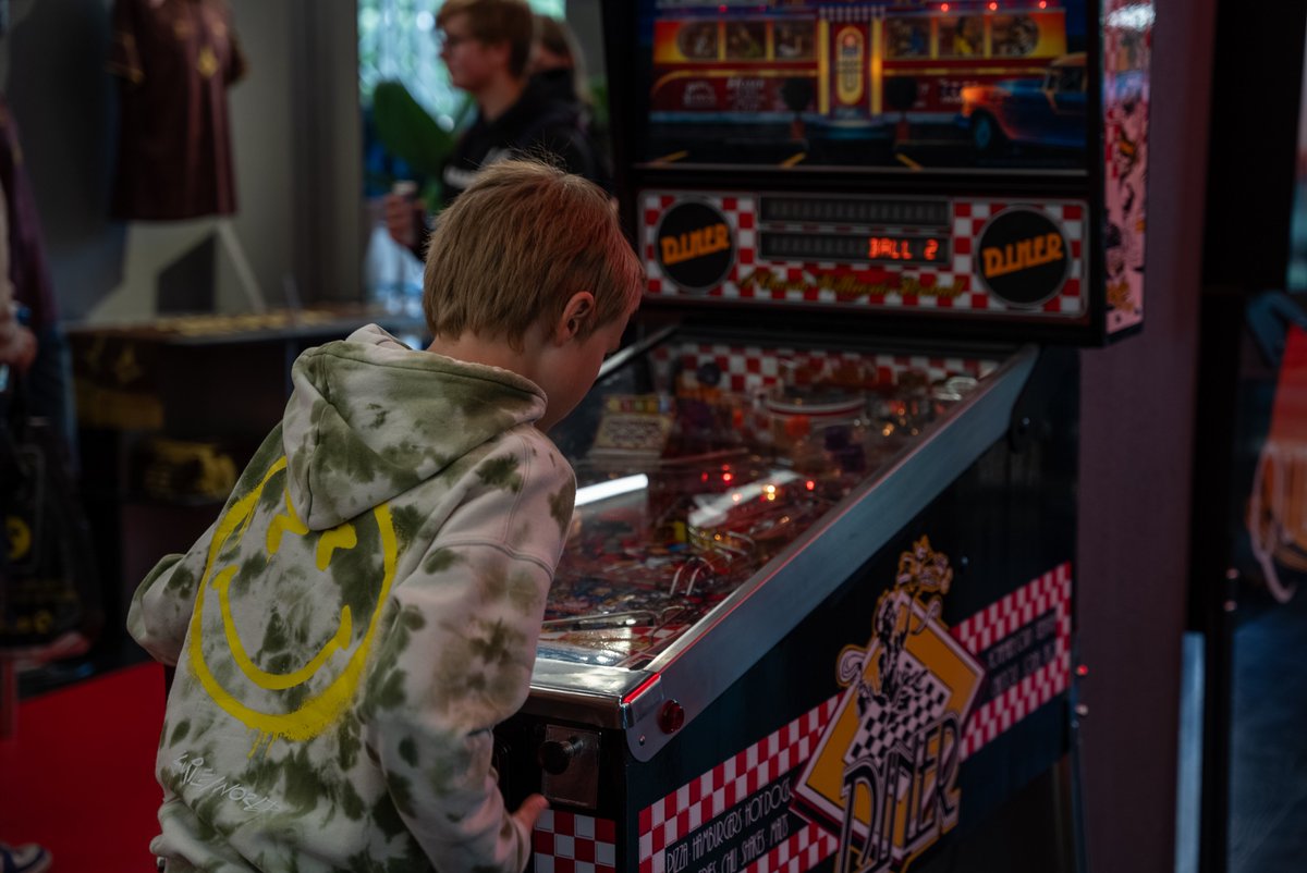 Vi har fyldt underetagen på Astralis Nexus med old school arkademaskiner 👾

Kig forbi over sommeren og afprøv dine skills i de spil der kom før Counter-Strike