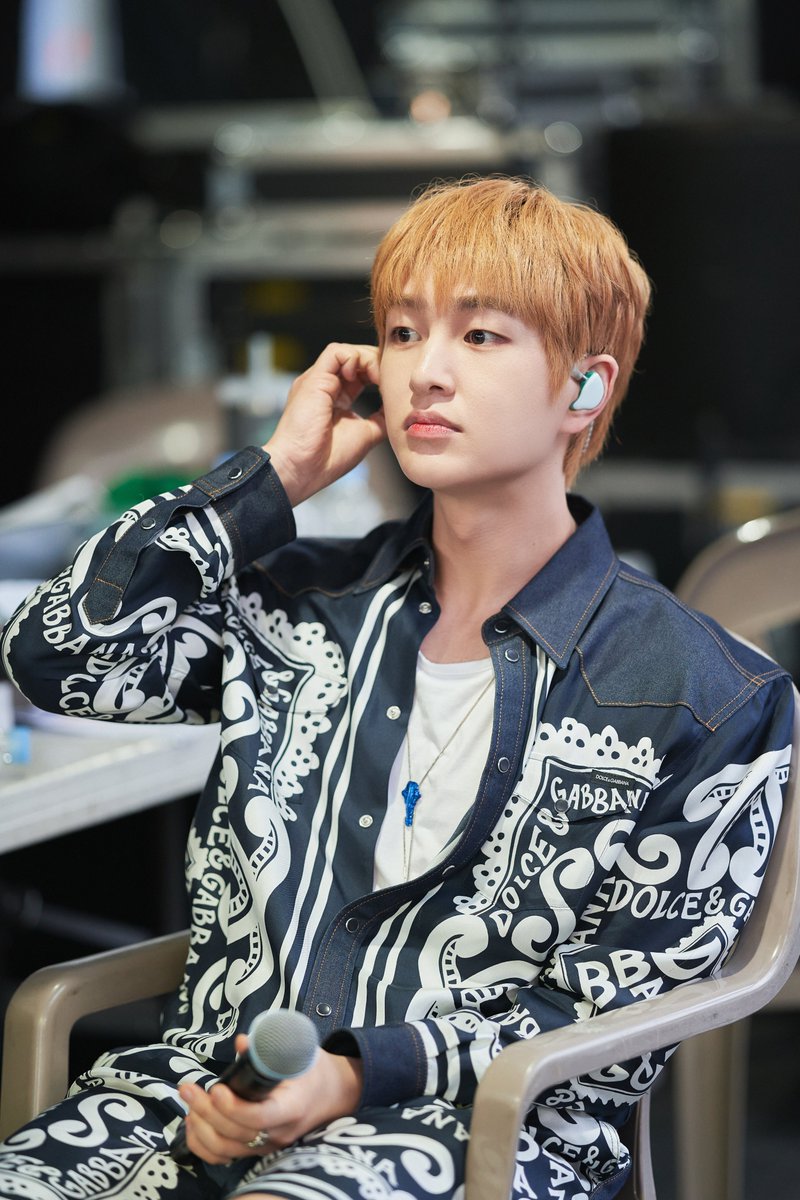 ONEW_GRIFFIN's tweet photo. Tone &amp; Music Festival 2024 Behind Photo

#온유 #ONEW https://t.co/dsSY4saXW8