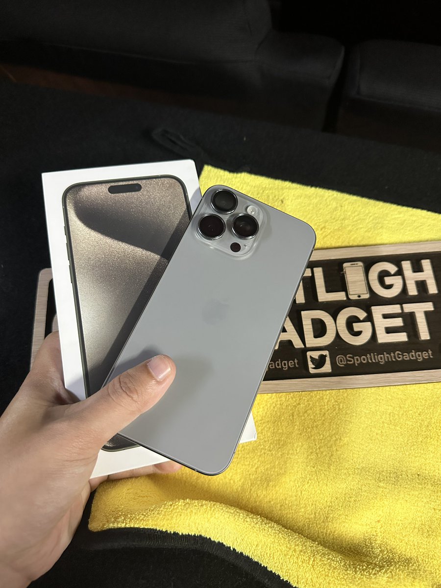 SpotlightGadget's tweet photo. بسم الله الرحمن الرحيم 

iPhone 15 ProMax
256gb
Natural Titanium
zp set non telco ( Machines unit )
Fullset box ori

Battery health 100%
Warranty  till February 2025

Price : RM5099 fix

Cod sekitar Bandar Segamat
Esok &amp; lusa (8-9/7) cod Nilai - Sepang - KLIA

#spotlightgadget https://t.co/0m47BfJSb1