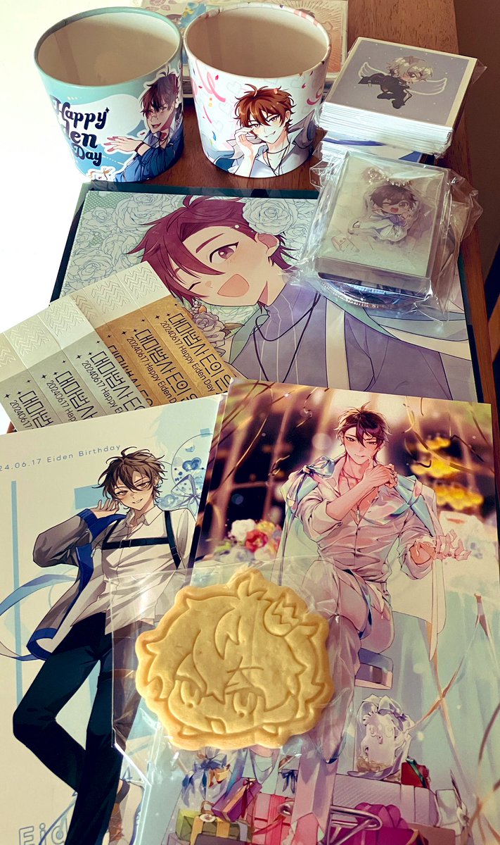 (<a href="/Eiden_Birth0617/">💎대마법사 E의 은밀한 생일파티💎</a>)さんからグッズを送っていただき、めちゃめちゃ愛が詰まってて感無量…！ありがとうございます〜🥳🥳🥳