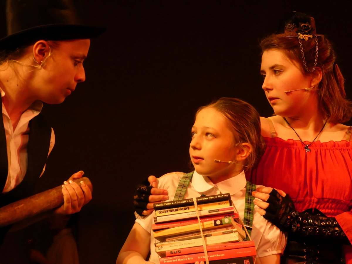 ripleystthomas's tweet photo. 'Oliver Jr!' is now underway and we have had some brilliant feedback with sold out shows to come! Next show tonight!!!
#ripleydrama #ripleydance #ripleymusic #oliverjr
@Ripley_Drama @Ripley_Music https://t.co/orOwQPHBNP