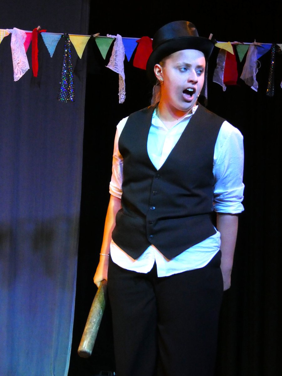 ripleystthomas's tweet photo. 'Oliver Jr!' is now underway and we have had some brilliant feedback with sold out shows to come! Next show tonight!!!
#ripleydrama #ripleydance #ripleymusic #oliverjr
@Ripley_Drama @Ripley_Music https://t.co/orOwQPHBNP