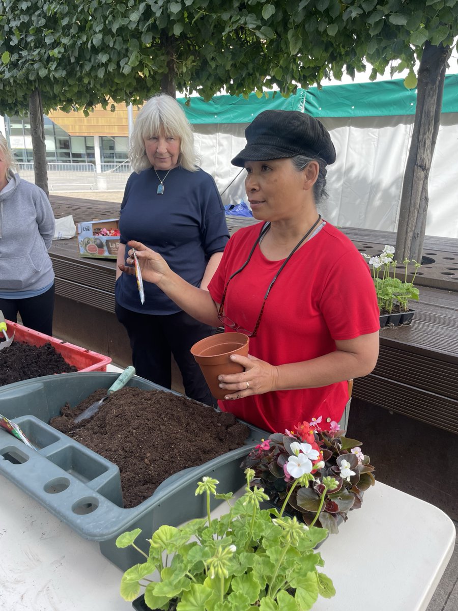 Thanks to those who joined us for our Planting Workshop, led by Carol and Larissa from Alley Pals on Saturday morning. We hope that the Chive seeds that you've sown will flourish and that your nasturtium and begonia plants thrive!