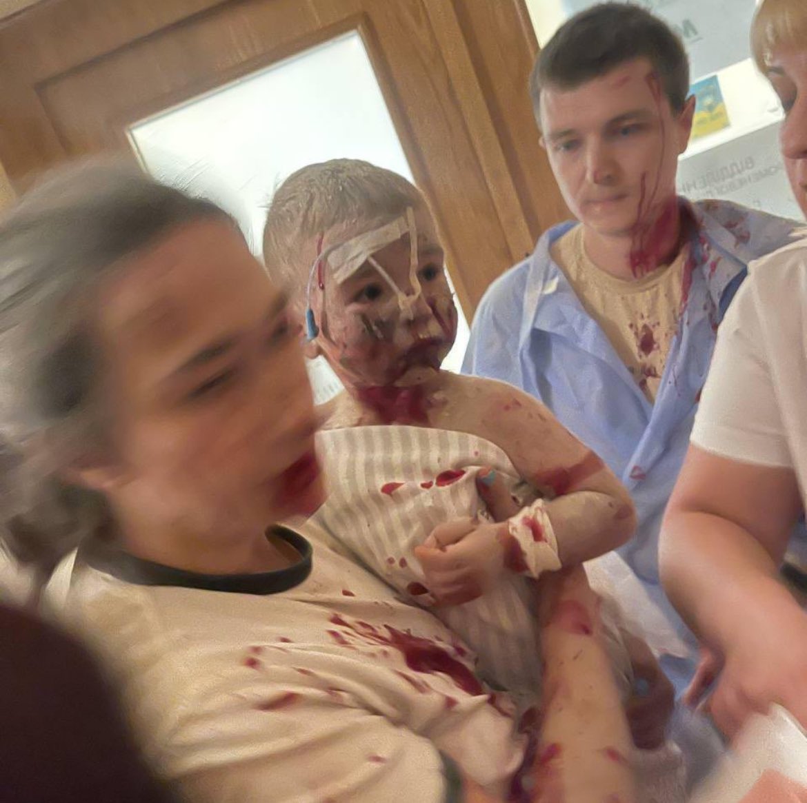 MartinFussen's tweet photo. 🇺🇸 The USA does not send F16 while 🇷🇺 Russia bombs a children's hospital

🇨🇭 Switzerland remains neutral while 🇷🇺 Russia bombs a children's hospital

🇩🇪 Scholz does not send Taurus while 🇷🇺 Russia bombs a children's hospital

I am so incredibly angry https://t.co/VV0bkmG1DV