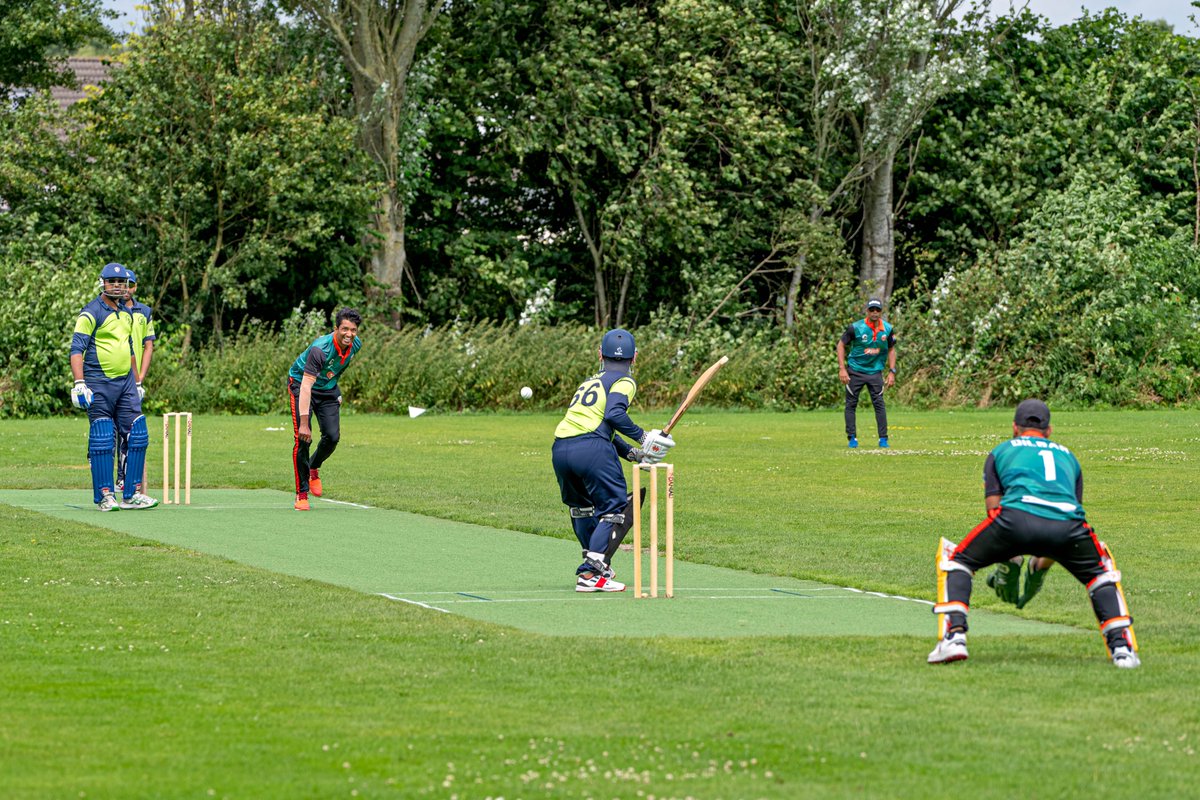 De ‘cricket pitch’ van de Phoenix Cricket Club Groningen is zondagmiddag geopend door sportwethouder <a href="/IngeJongman/">Inge Jongman</a>. De pitch is het centrale gedeelte van het cricketveld en is 20 meter lang en 3 meter breed. De strook kunstgras ligt tussen 2 voetbalvelden, die ook gebruikt worden.