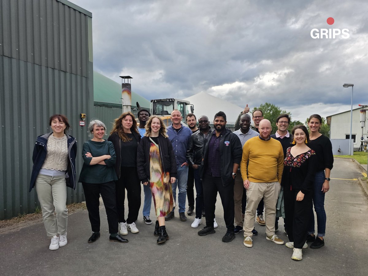 GripsEnergy's tweet photo. 𝗧𝗲𝗮𝗺 𝗯𝘂𝗶𝗹𝗱𝗶𝗻𝗴, 𝗯𝗶𝗼𝗴𝗮𝘀 𝗹𝗲𝗮𝗿𝗻𝗶𝗻𝗴 𝗮𝗻𝗱 𝗣𝗩 𝘁𝗼𝘂𝗿!

Last week, the #GRIPSteam came together for an offsite experience. We bonded through engaging team-building activities and explored renewable energy plants. 

#RenewableEnergy #Biogas #SolarEnergy https://t.co/9syQWSp0fE