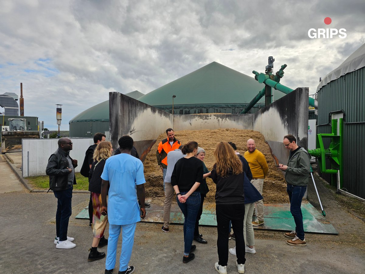 GripsEnergy's tweet photo. 𝗧𝗲𝗮𝗺 𝗯𝘂𝗶𝗹𝗱𝗶𝗻𝗴, 𝗯𝗶𝗼𝗴𝗮𝘀 𝗹𝗲𝗮𝗿𝗻𝗶𝗻𝗴 𝗮𝗻𝗱 𝗣𝗩 𝘁𝗼𝘂𝗿!

Last week, the #GRIPSteam came together for an offsite experience. We bonded through engaging team-building activities and explored renewable energy plants. 

#RenewableEnergy #Biogas #SolarEnergy https://t.co/9syQWSp0fE